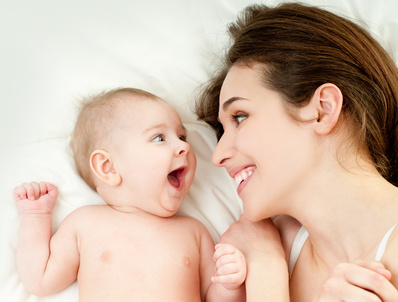 happy mother with baby © Svetlana Fedoseeva - Fotolia.com